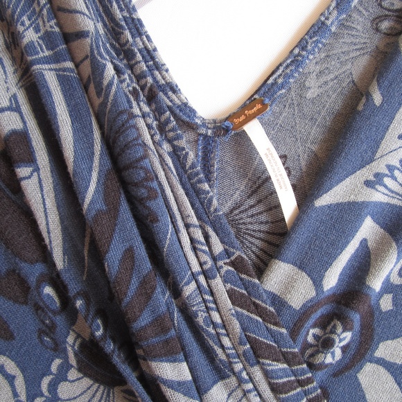 Free People Navy BOHO Patterned Cold Shoulder Top - Picture 4 of 8